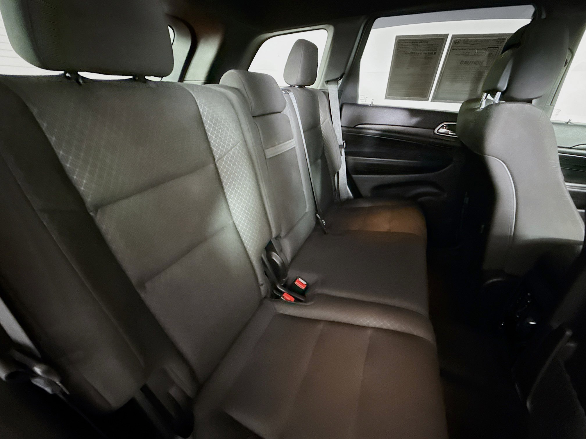 Used 2018 Jeep Grand Cherokee Laredo image 33