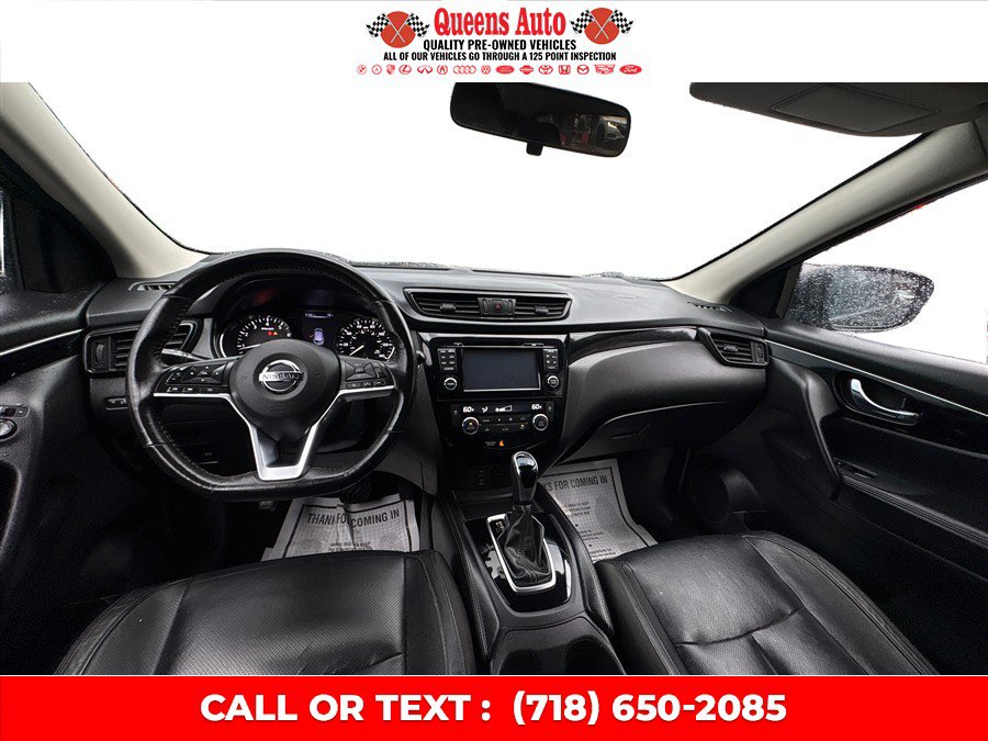 Used 2018 Nissan Rogue Sport SL AWD/4WD image 25