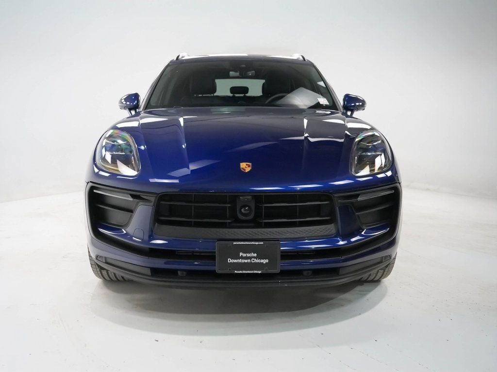 Certified 2025 Porsche Macan image 7