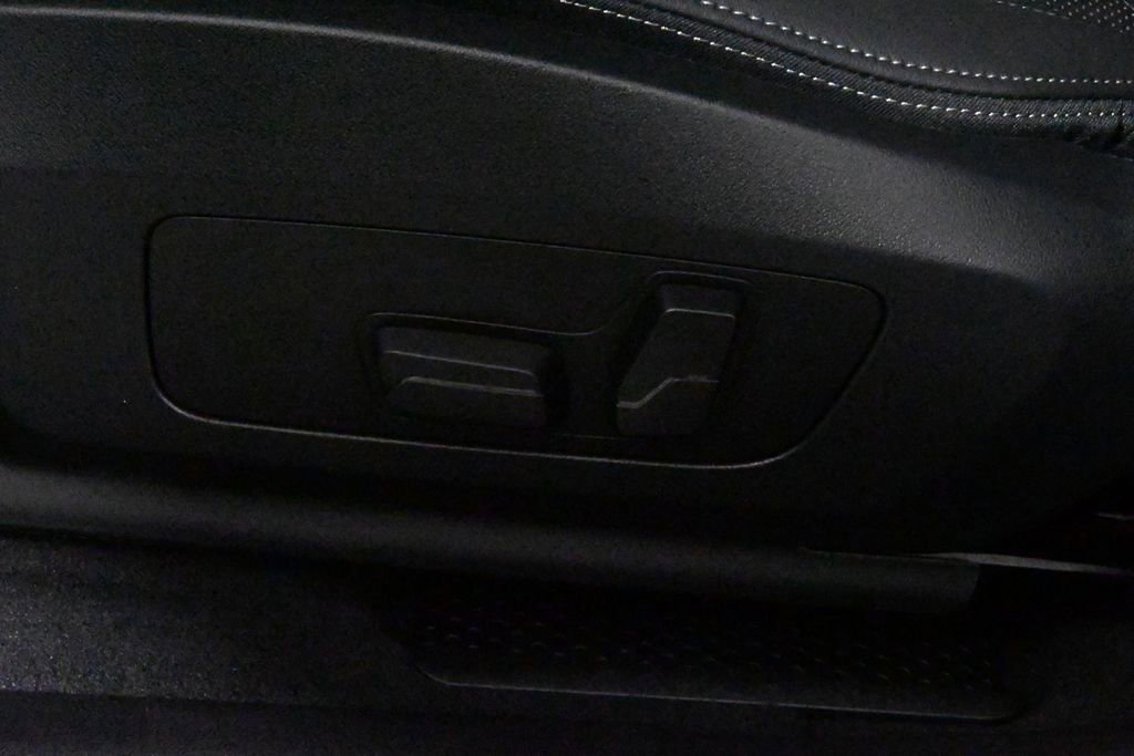 Certified 2025 BMW X2 xDrive28i w/ Technology Package image 28