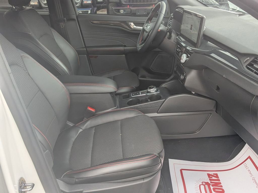 Used 2024 Ford Escape ST-Line w/ Tech Pack #1 image 30