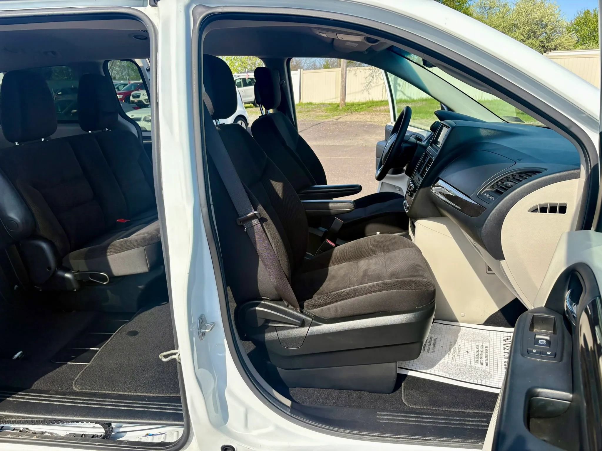 Used 2018 Dodge Grand Caravan SE FWD image 22