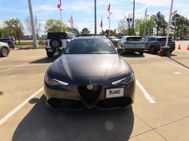 Used 2020 Alfa Romeo Giulia Sport w/ Quick Order Package 22K Sport image 4