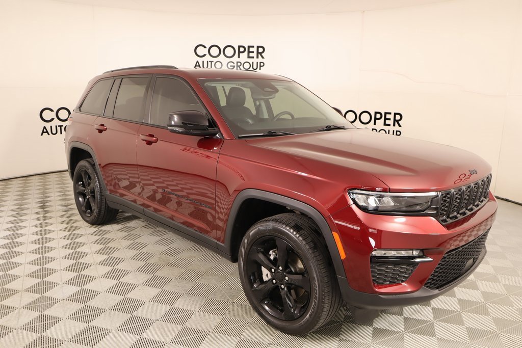 Used 2024 Jeep Grand Cherokee Limited w/ Black Appearance Package