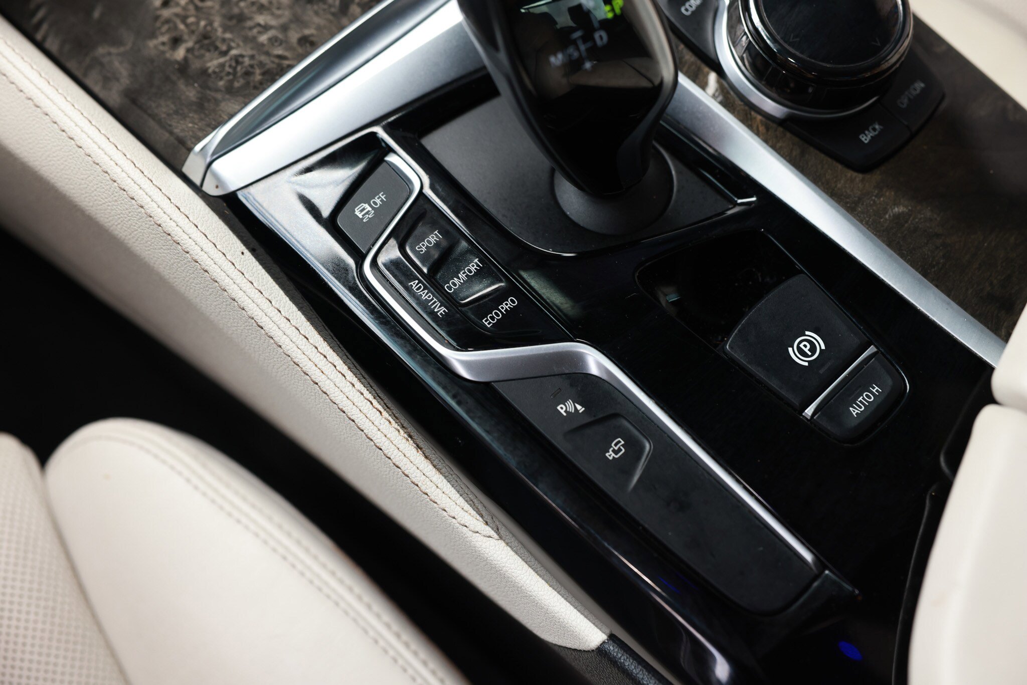 Used 2018 BMW M550i xDrive image 51