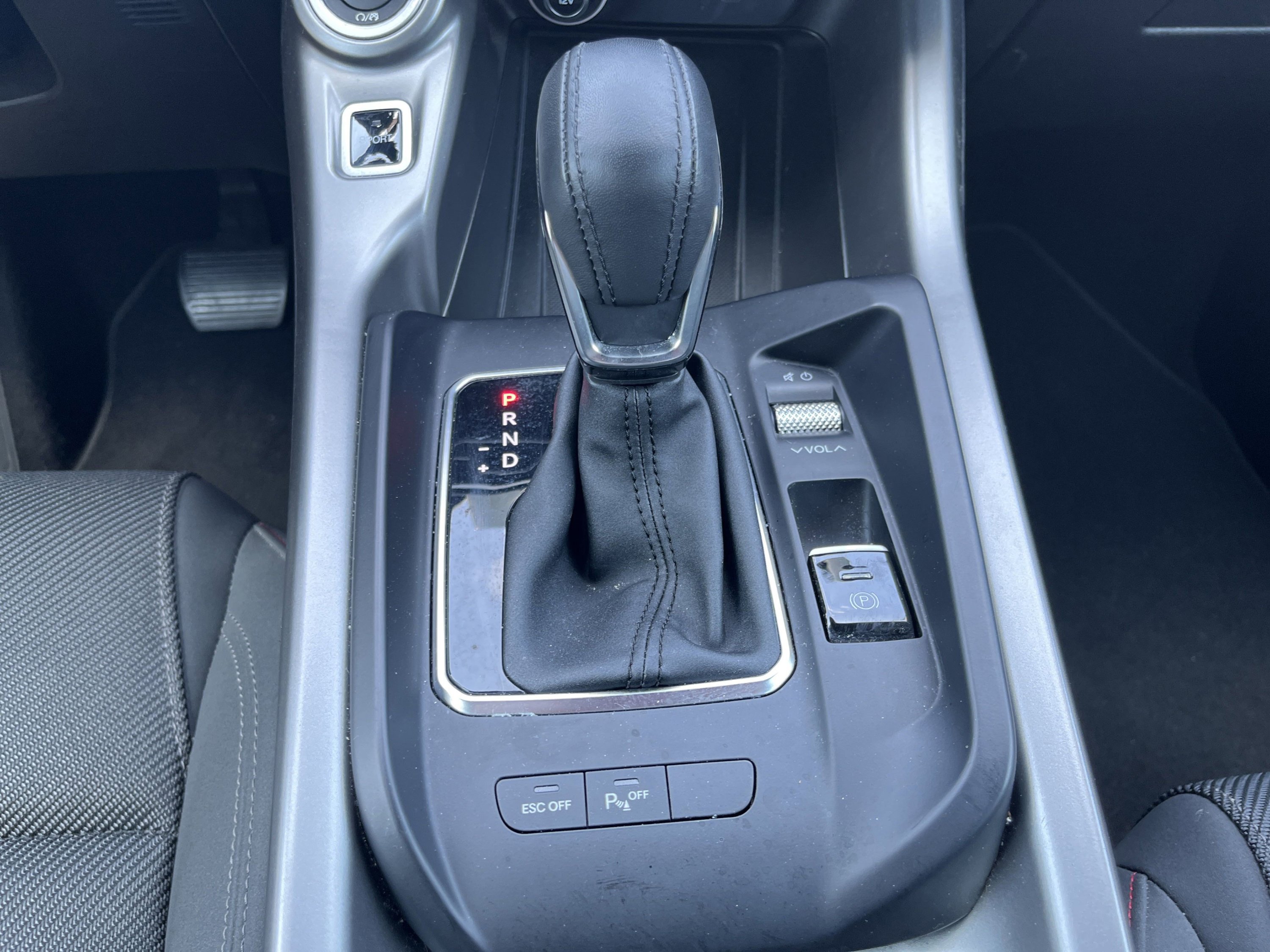 Used 2024 Dodge Hornet R/T w/ R/T Blacktop Package image 28