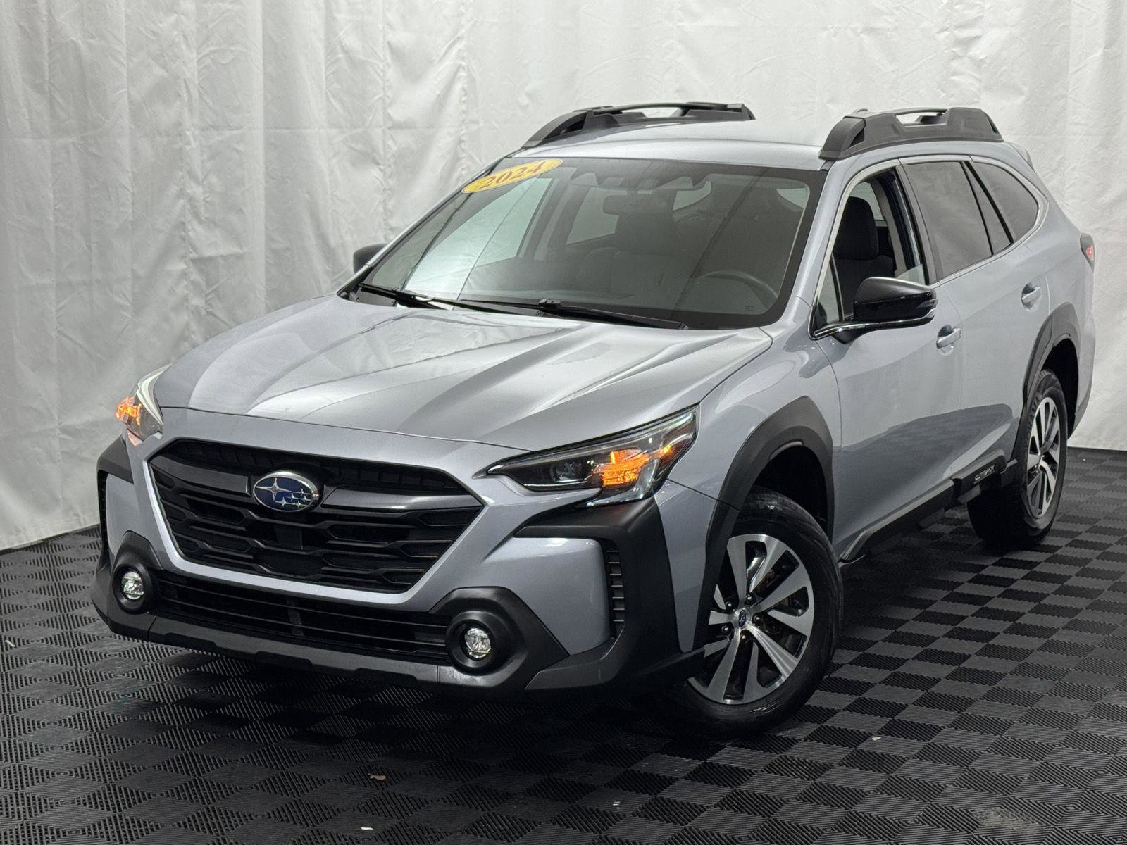 Used 2024 Subaru Outback Premium image 2