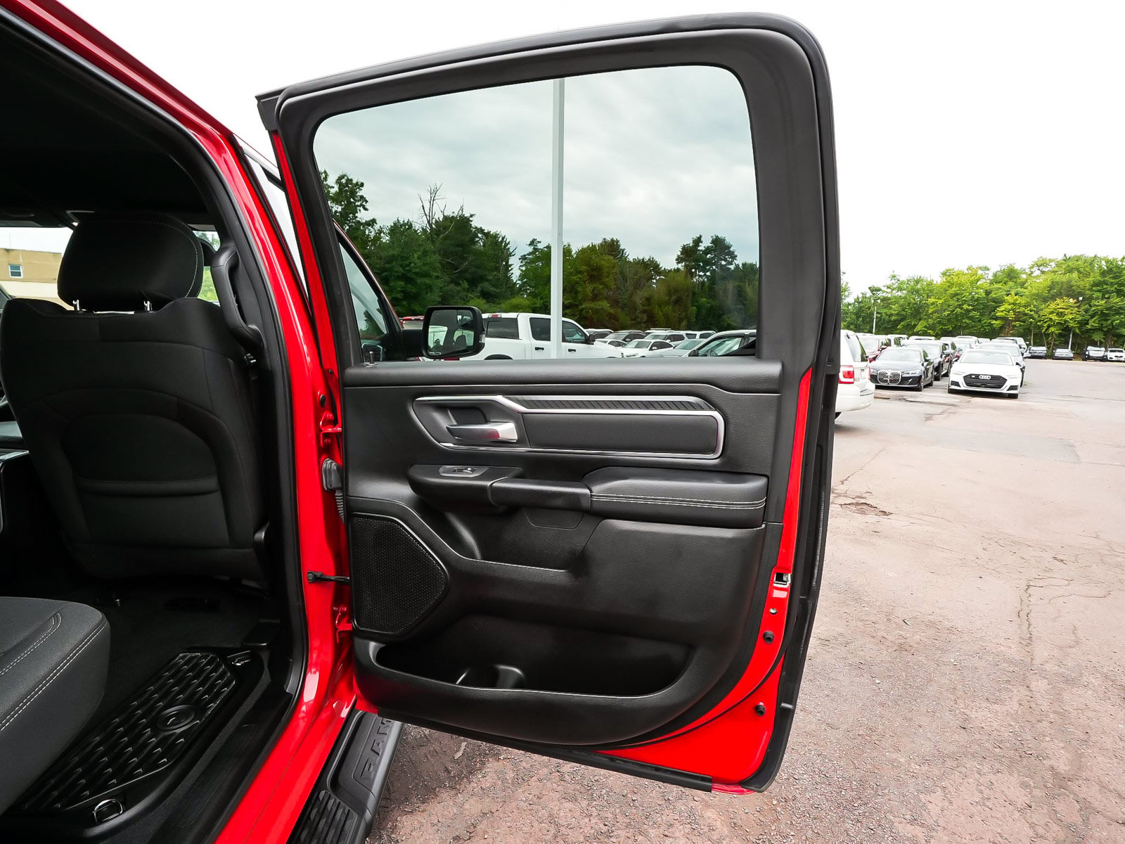 Used 2025 RAM 1500 Big Horn AWD/4WD image 14