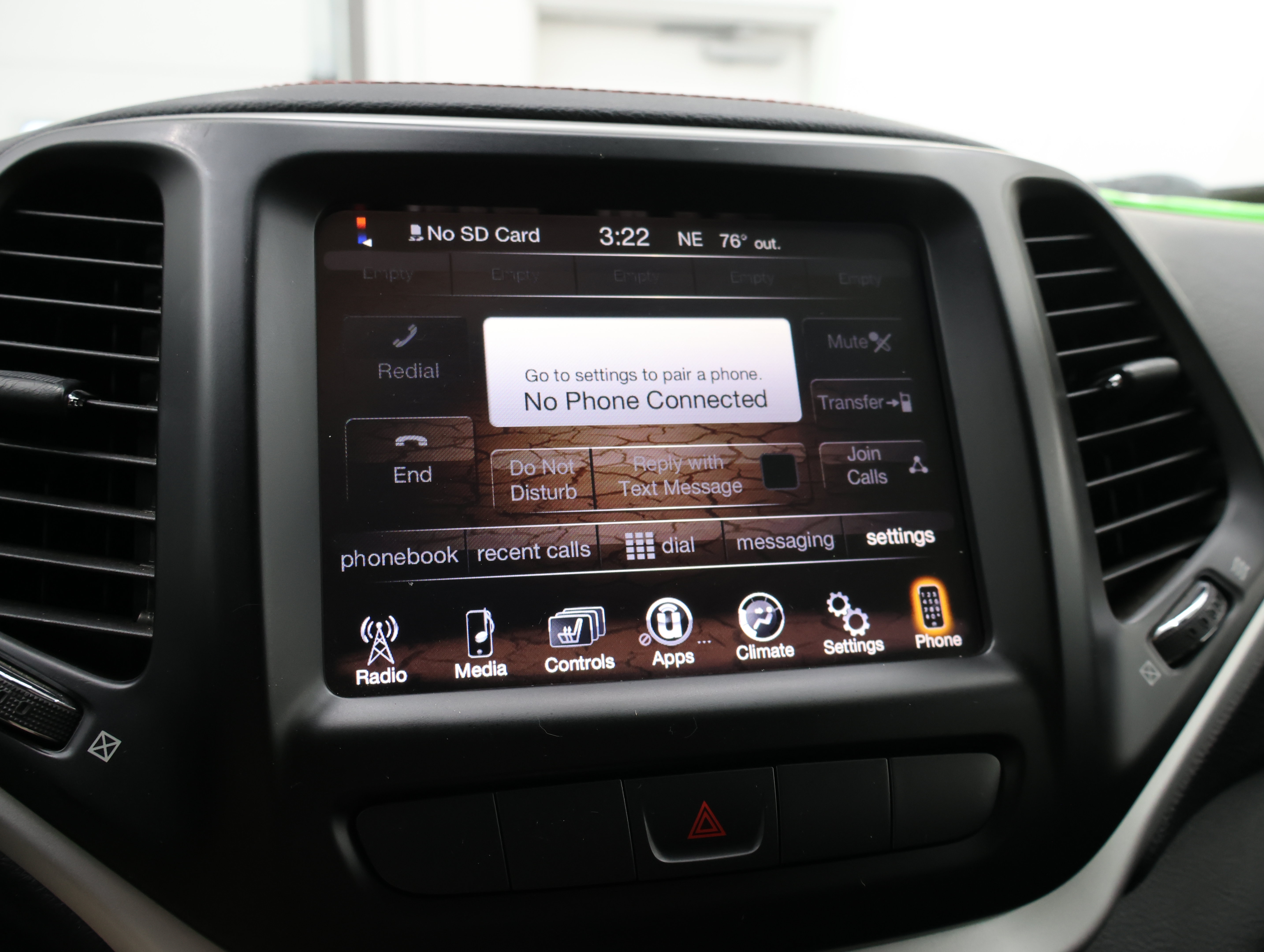 Used 2015 Jeep Cherokee Trailhawk w/ Leather Interior Group AWD/4WD image 55