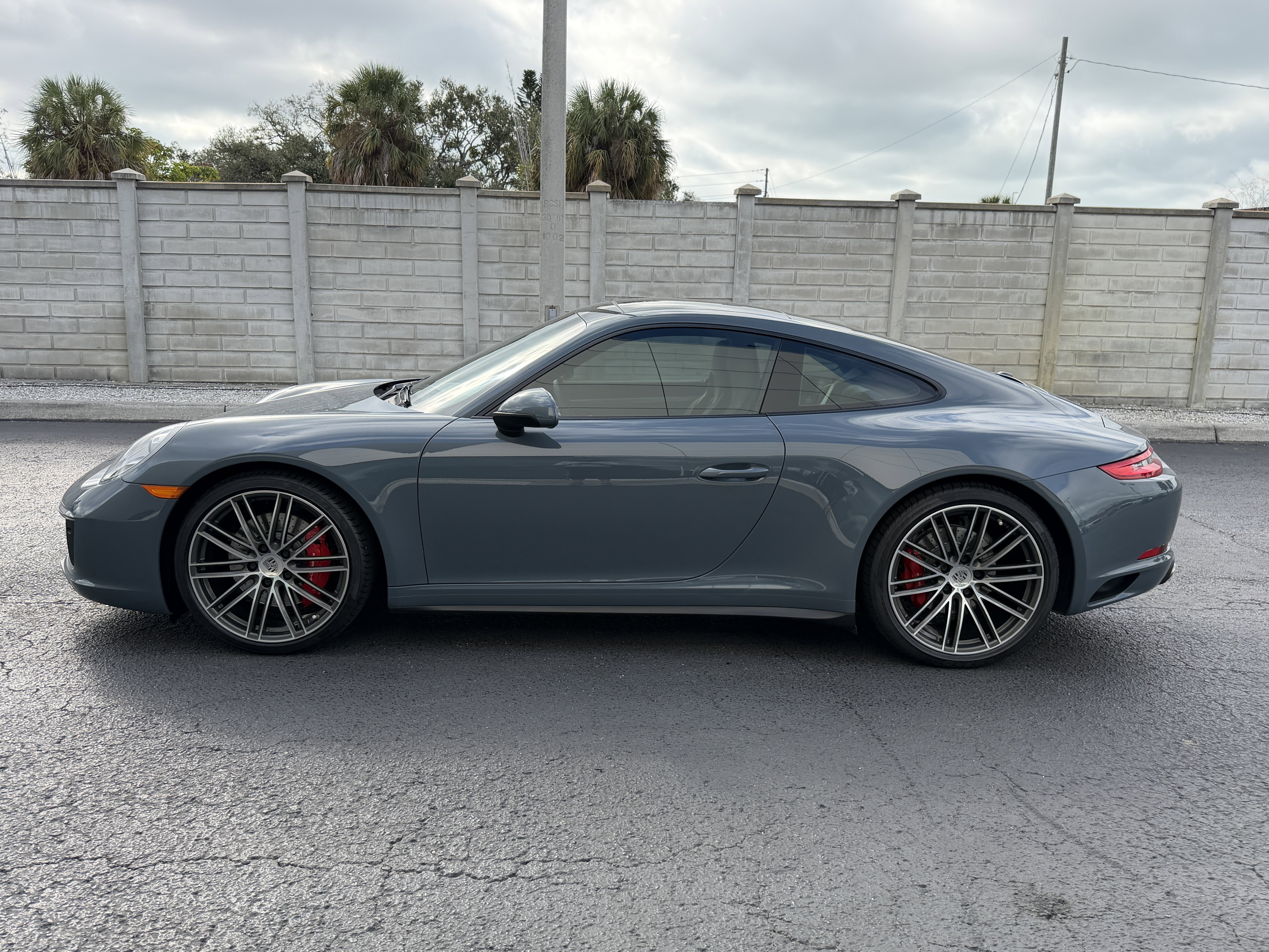 Certified 2018 Porsche 911 Carrera 4S image 2