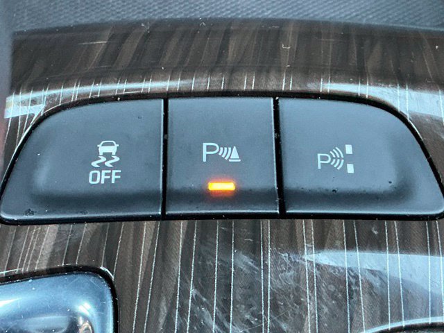 Used 2020 Chevrolet Malibu Premier FWD image 18