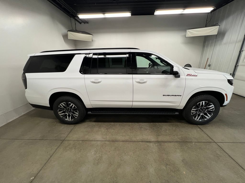 New 2026 Chevrolet Suburban Z71 w/ Comfort Package AWD/4WD image 2