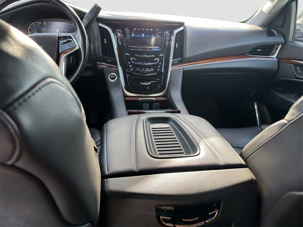 Used 2020 Cadillac Escalade Premium Luxury image 22
