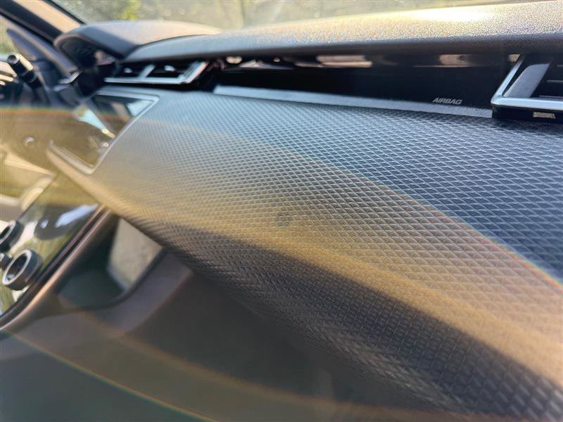 Used 2018 Land Rover Range Rover Velar R-Dynamic SE image 24