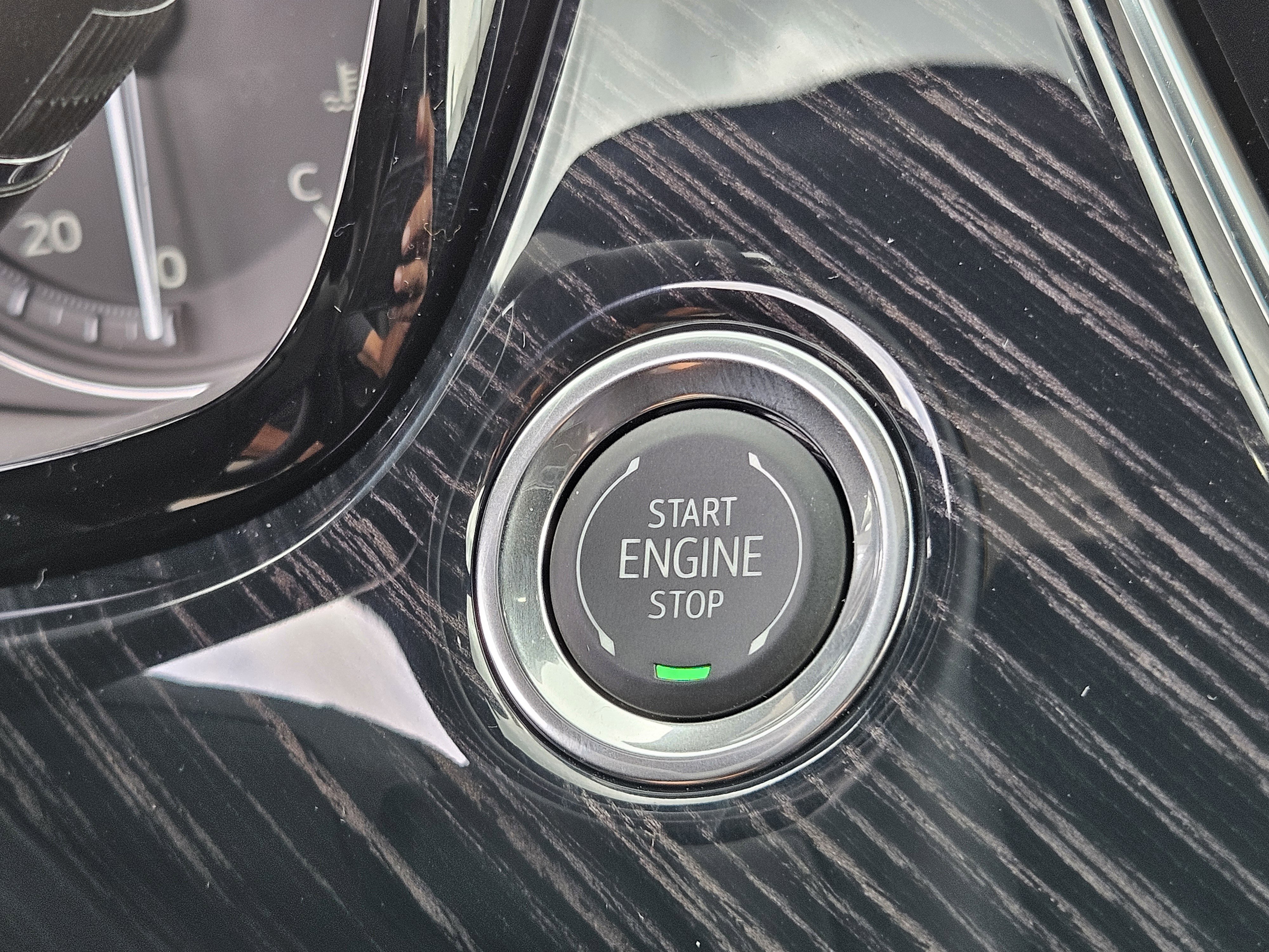 New 2025 Cadillac XT6 Premium Luxury w/ Technology Package FWD image 32