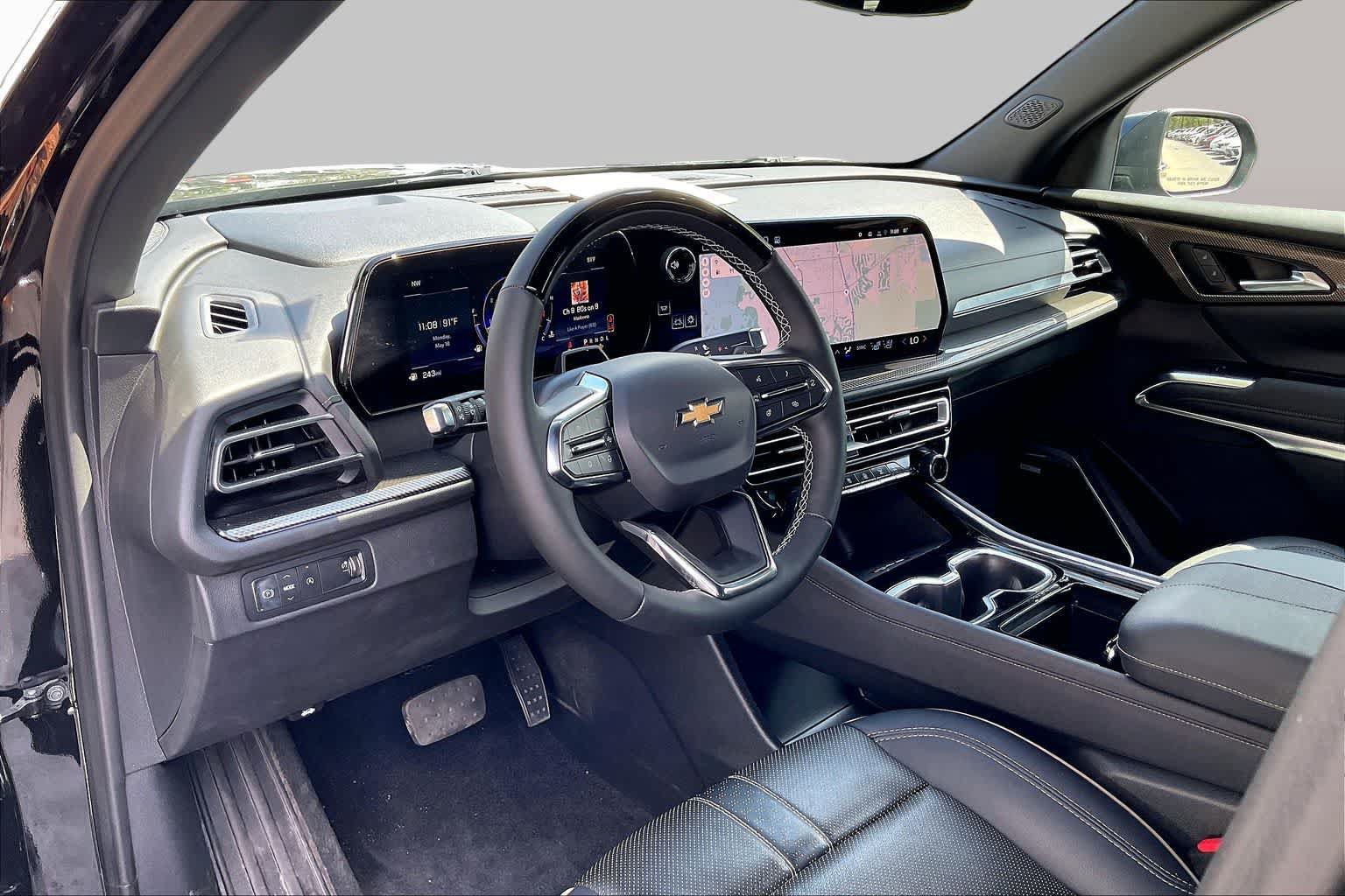 Used 2025 Chevrolet Traverse High Country w/ LPO, Floor Liner Package FWD image 26