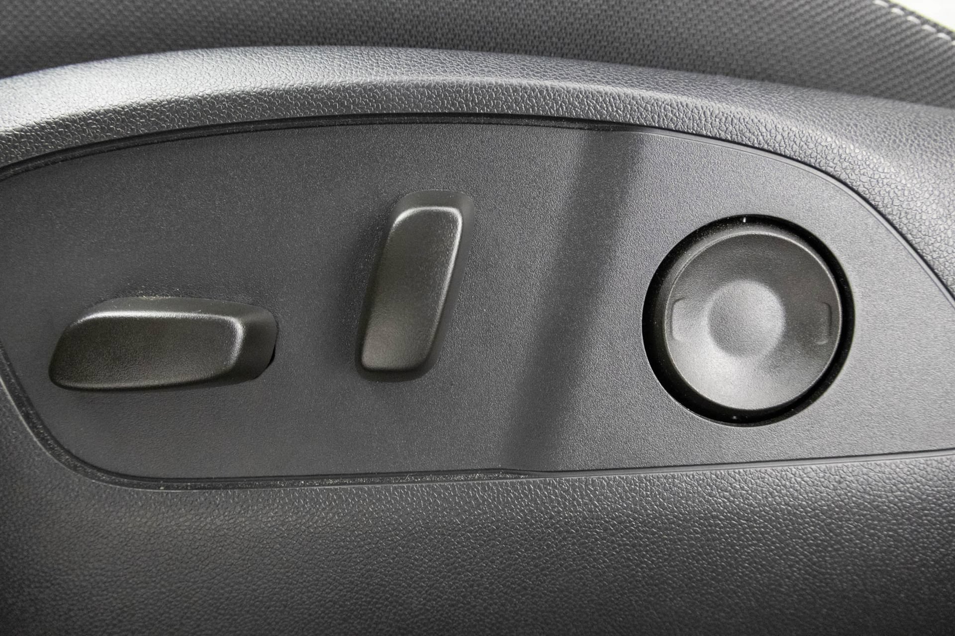 Used 2026 Chevrolet Traverse LT FWD image 7