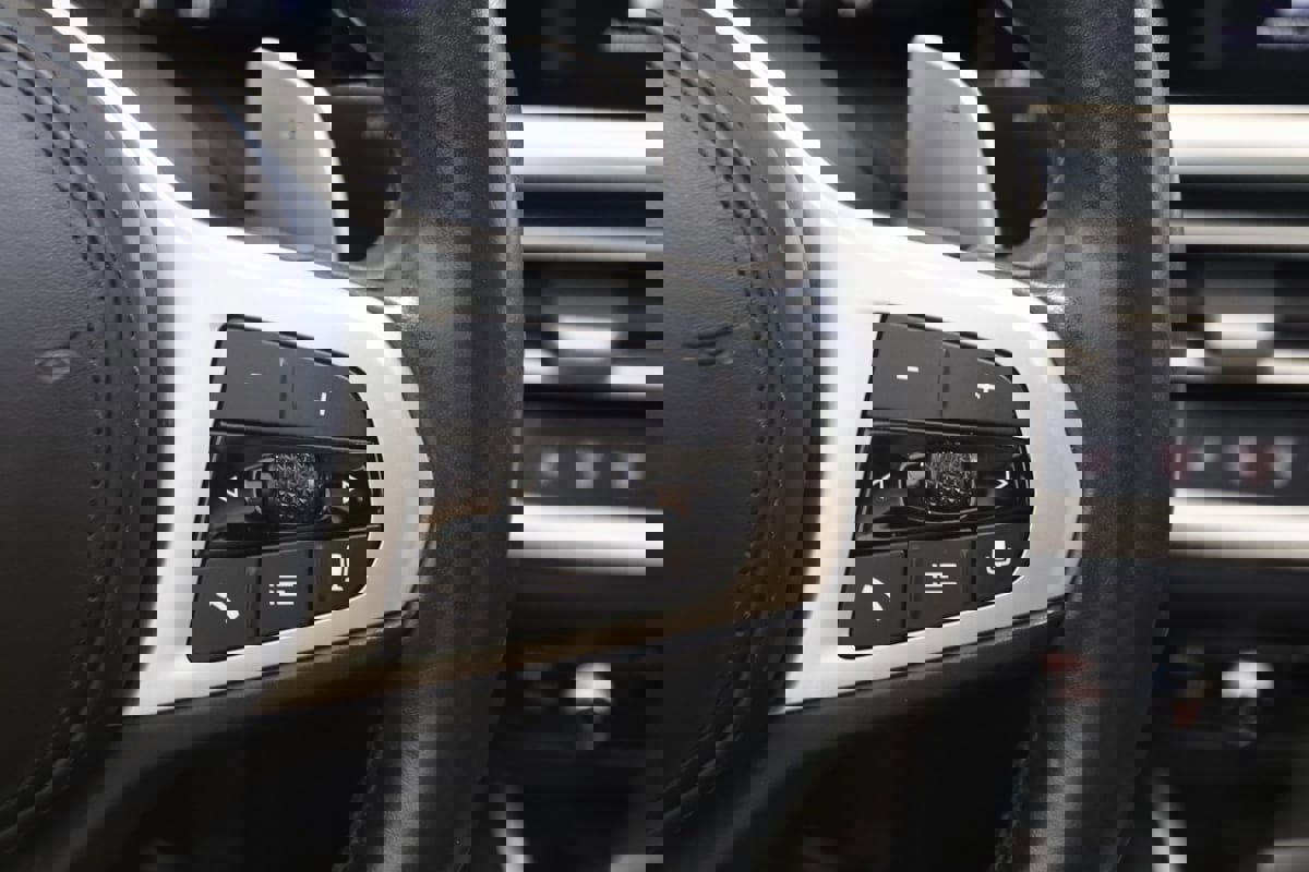 Used 2022 BMW 330i xDrive Sedan w/ M Sport Package image 37