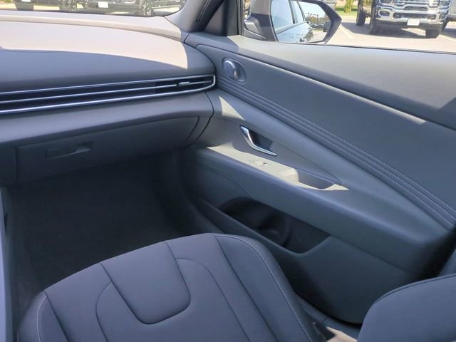 Used 2025 Hyundai Elantra Sport FWD image 16