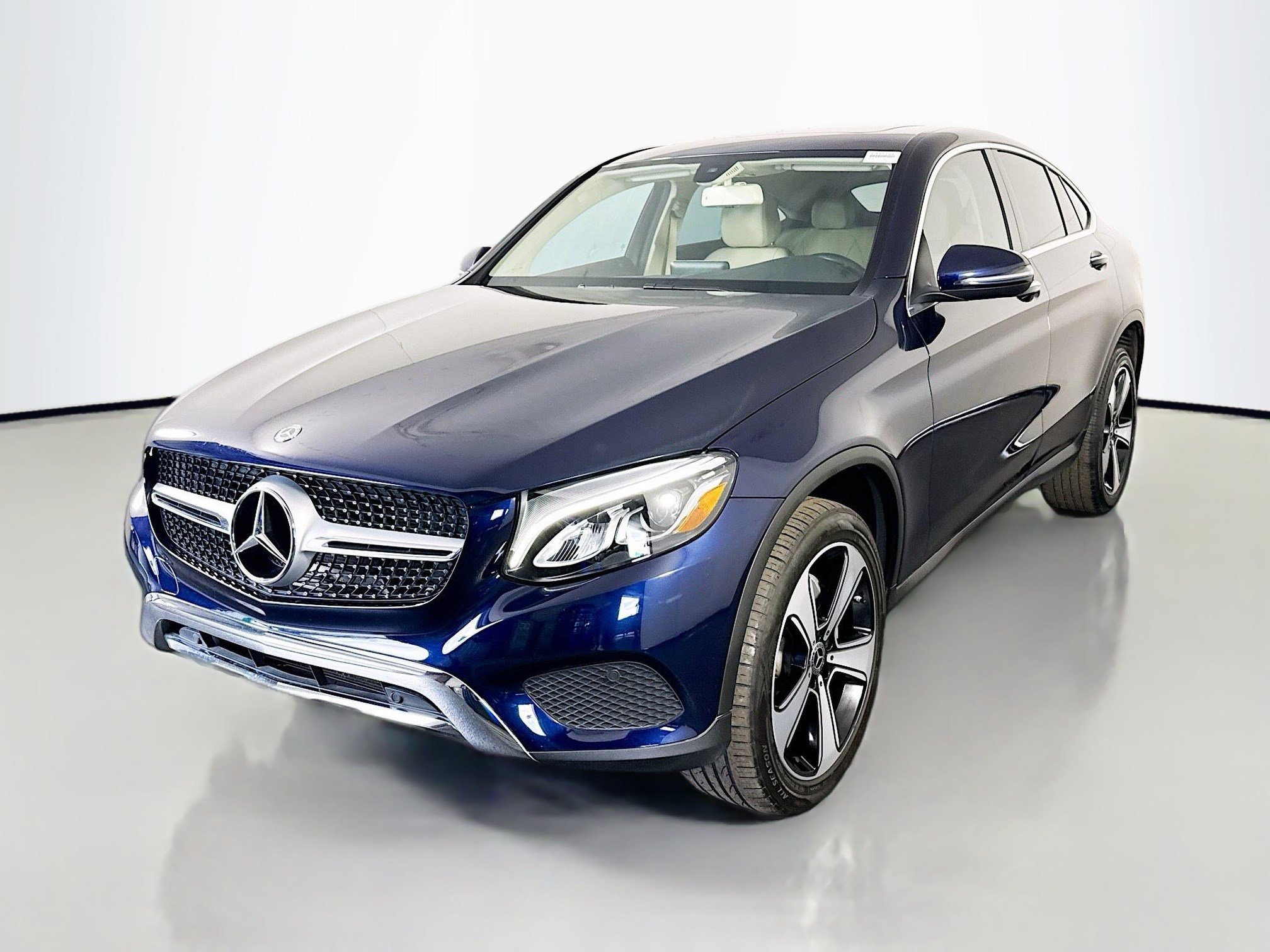 Used 2018 Mercedes-Benz GLC 300 4MATIC Coupe image 4