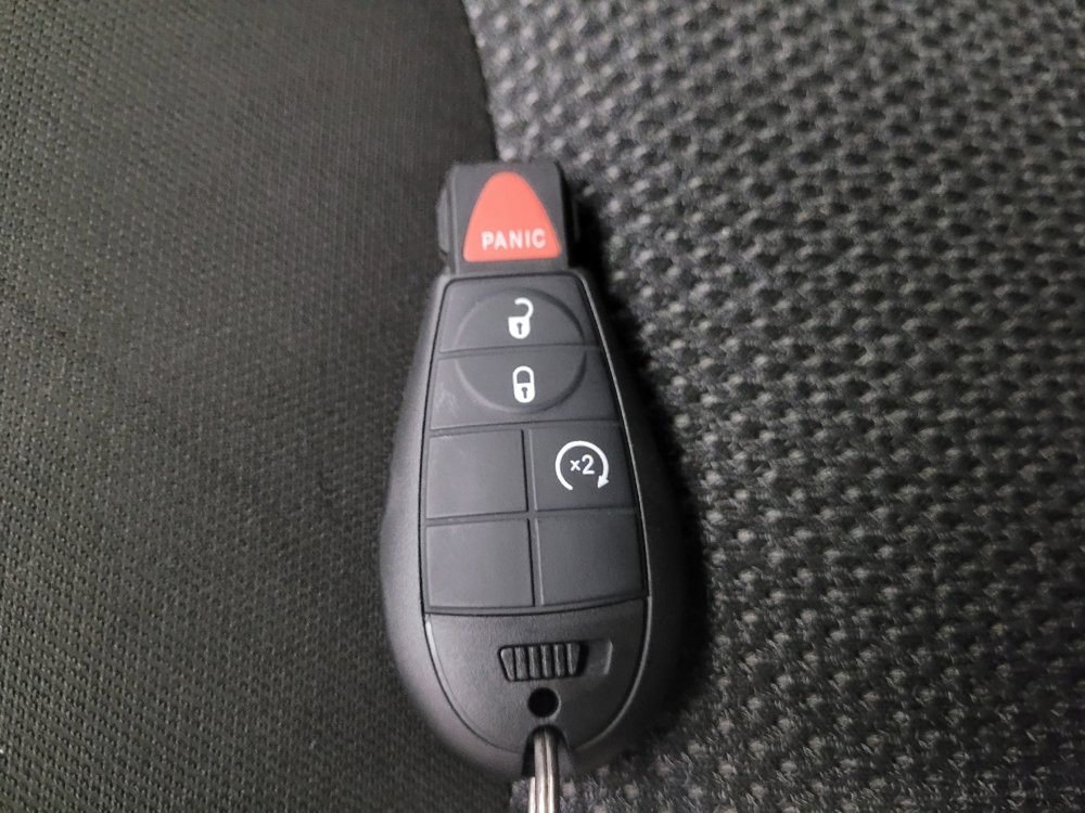 Used 2019 Jeep Cherokee Latitude w/ Popular Appearance Group image 32