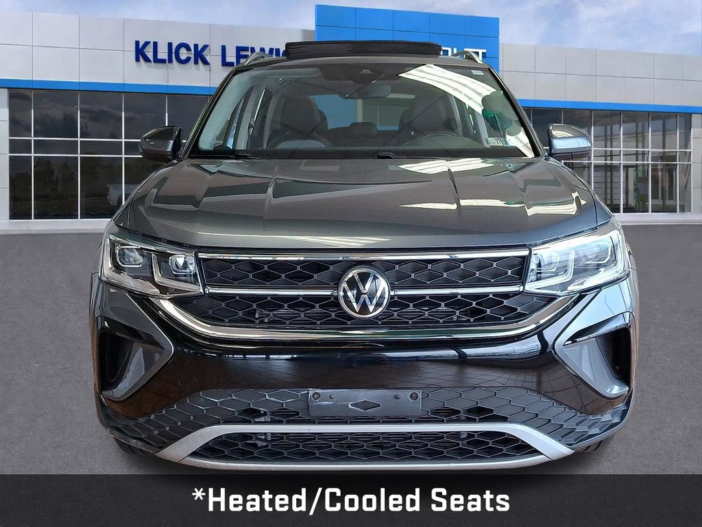 Used 2022 Volkswagen Taos SEL AWD/4WD image 2
