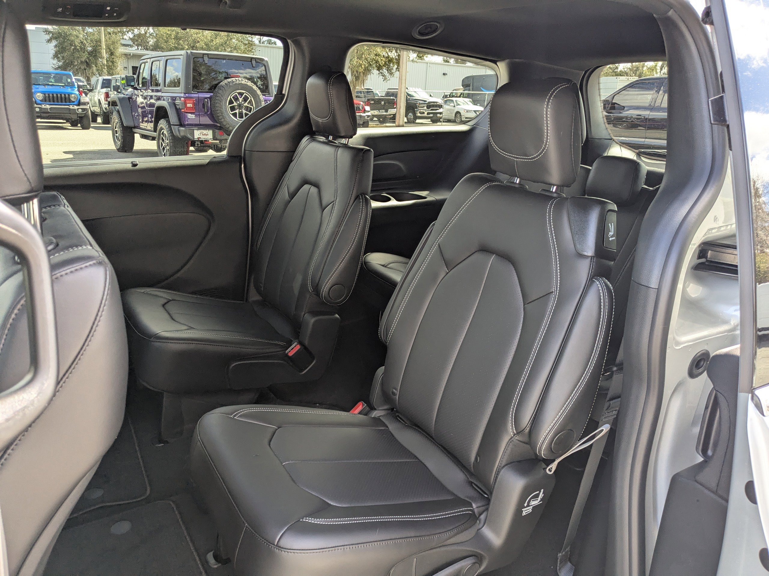 New 2026 Chrysler Voyager LX image 13