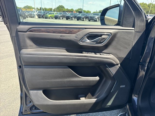 Used 2023 Chevrolet Suburban LT RWD image 8