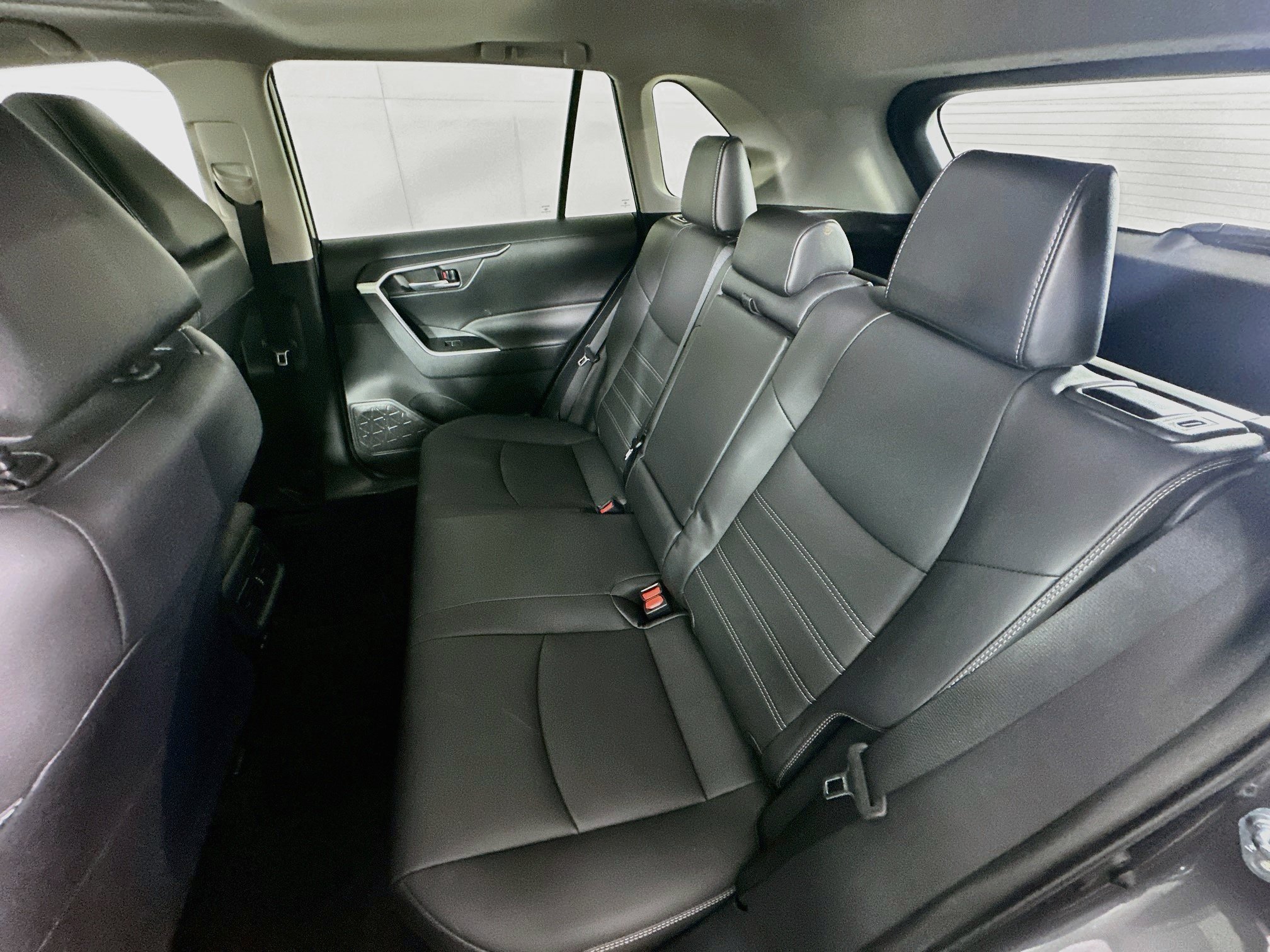 Used 2025 Toyota RAV4 XLE Premium FWD image 26