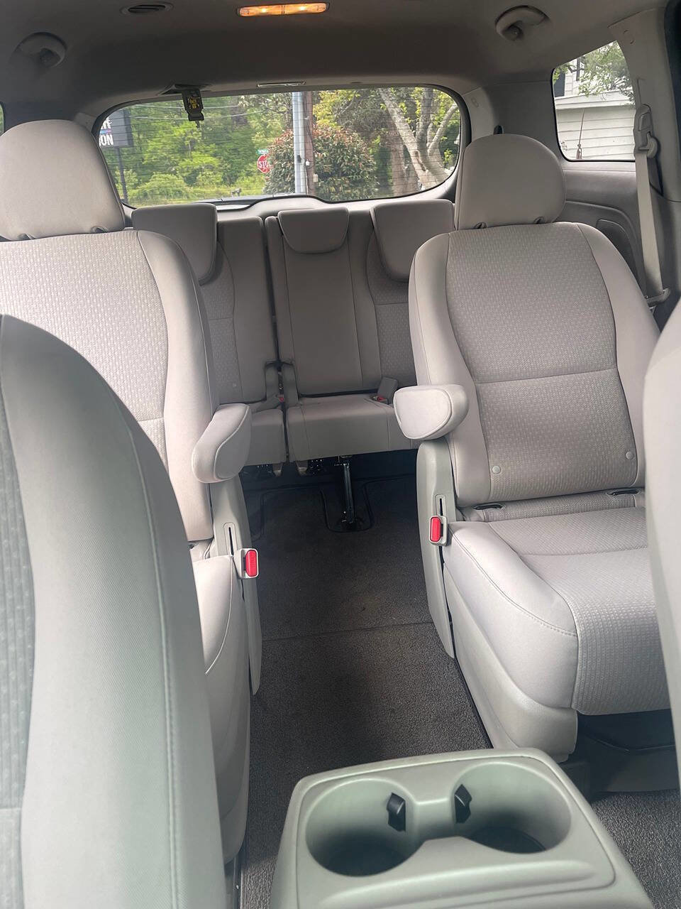 Used 2016 Kia Sedona L FWD image 8