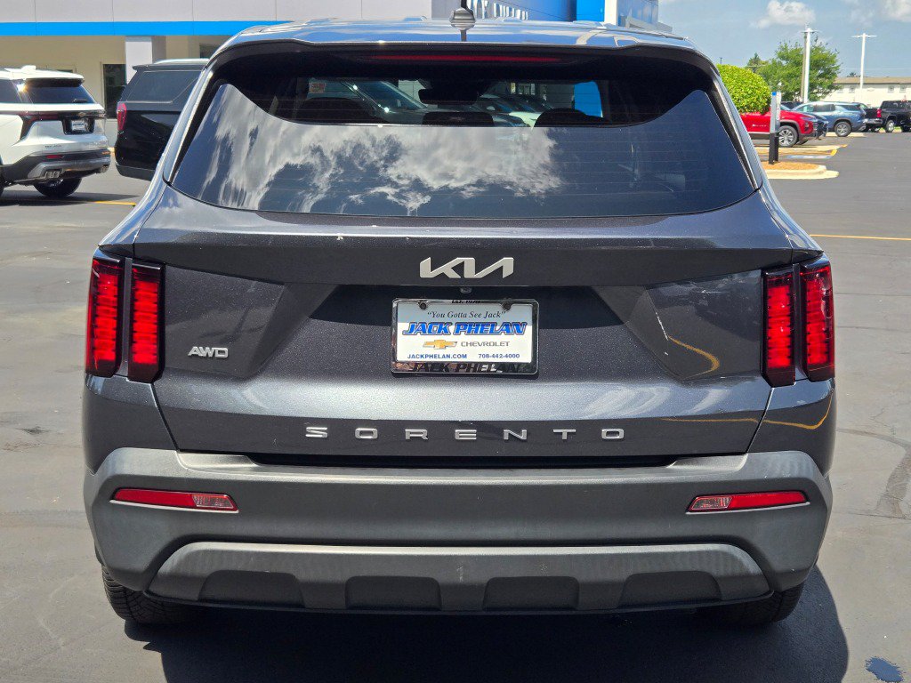 Used 2022 Kia Sorento LX AWD/4WD image 12