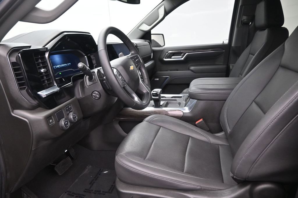 Used 2023 Chevrolet Silverado 1500 LTZ RWD image 11