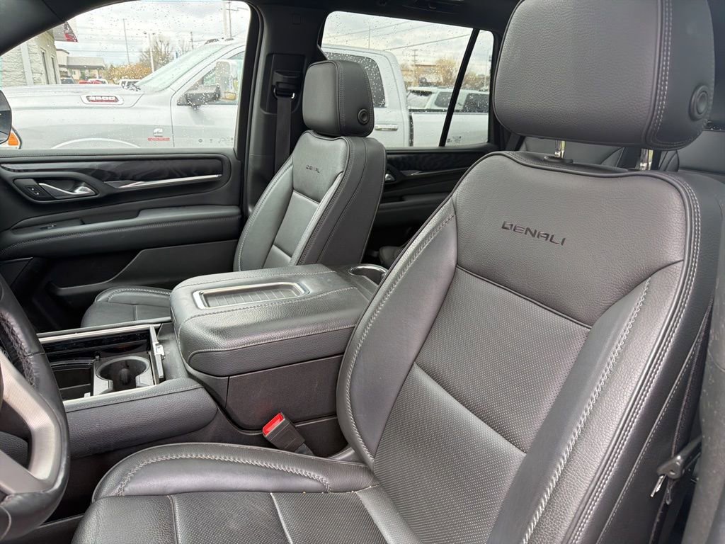 Certified 2022 GMC Yukon Denali w/ Advanced Technology Package image 14