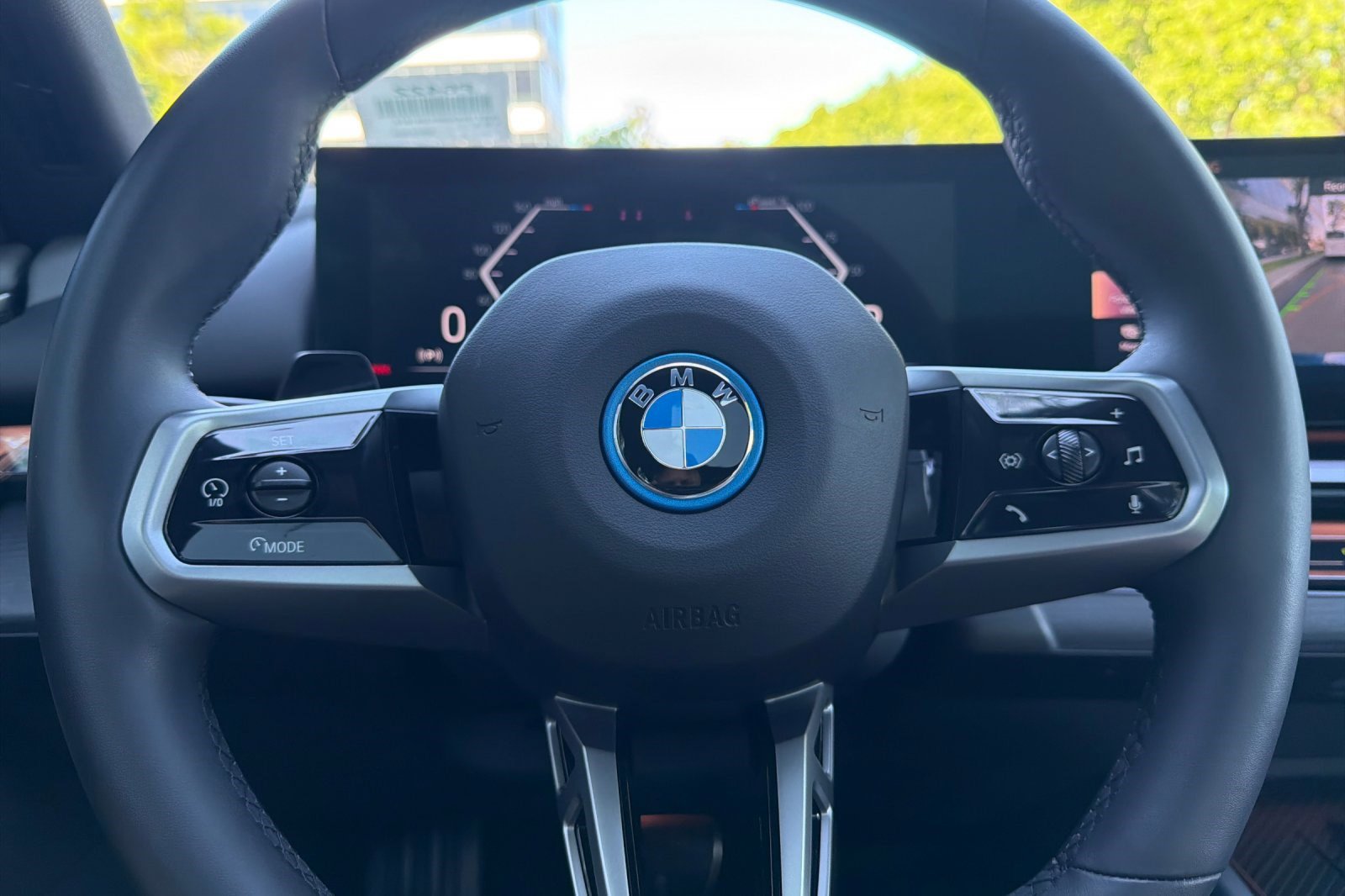 Used 2025 BMW i5 xDrive40 w/ Executive Package image 30