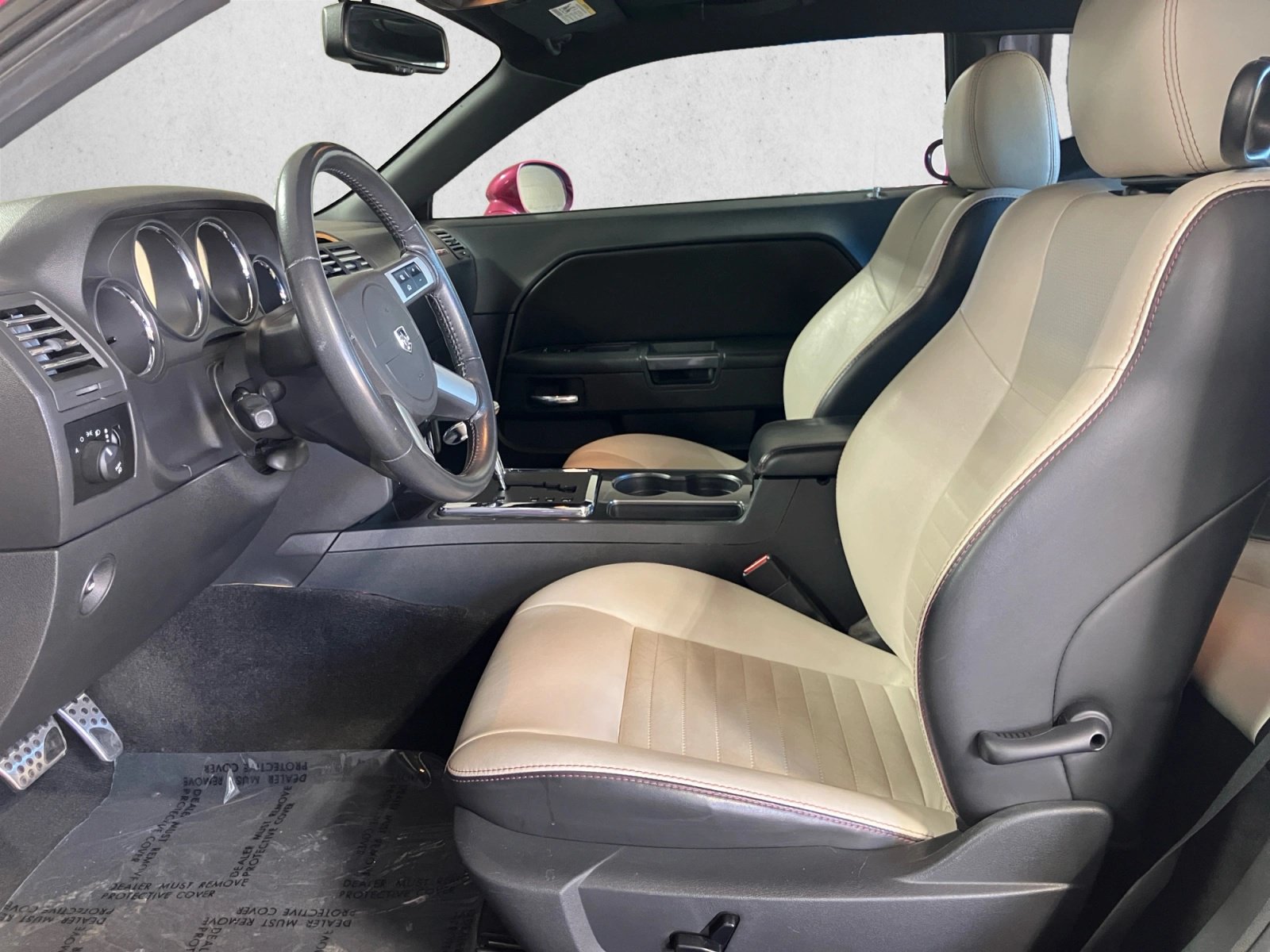 Used 2010 Dodge Challenger R/T RWD image 11