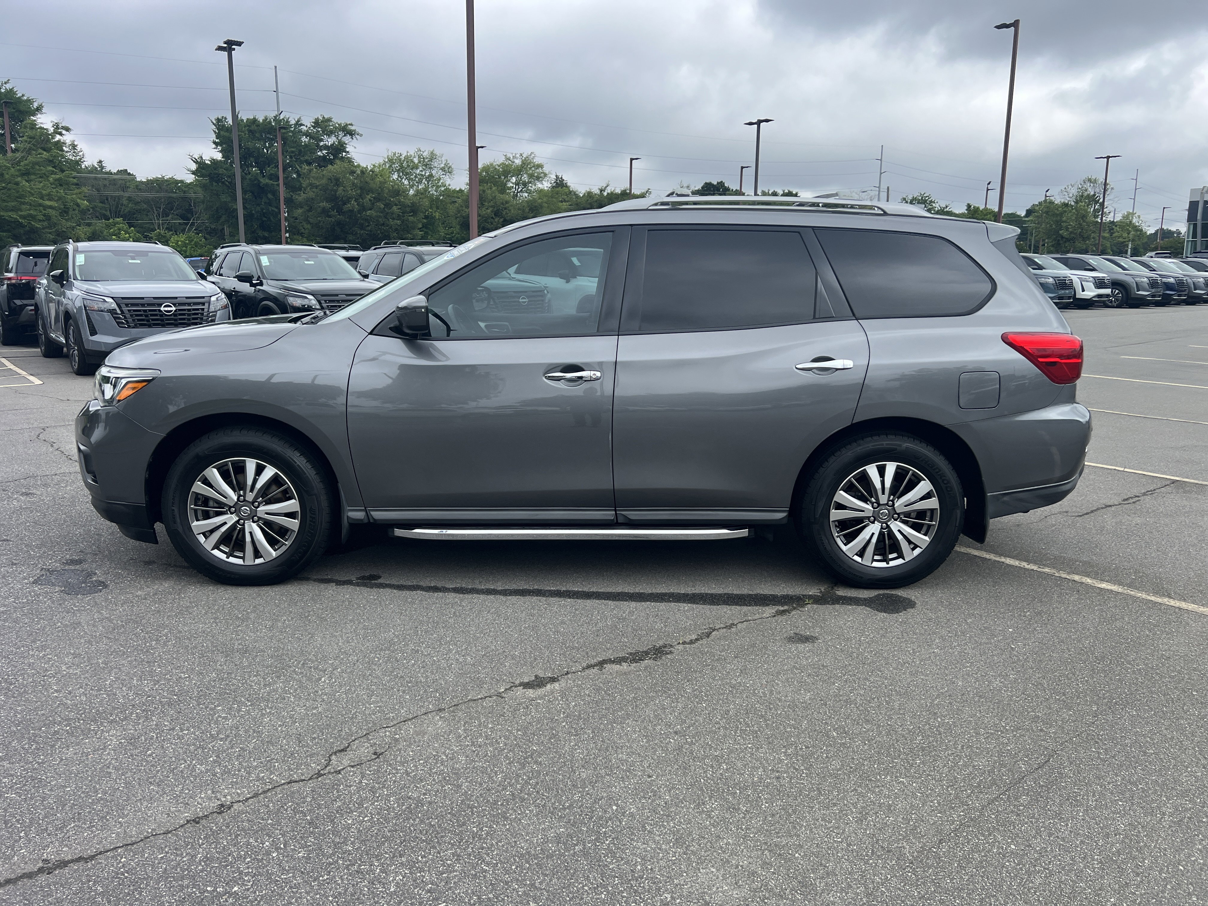 Certified 2019 Nissan Pathfinder SV FWD image 8