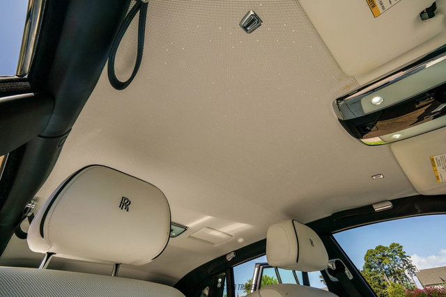 Used 2020 Rolls-Royce Phantom Sedan RWD image 40