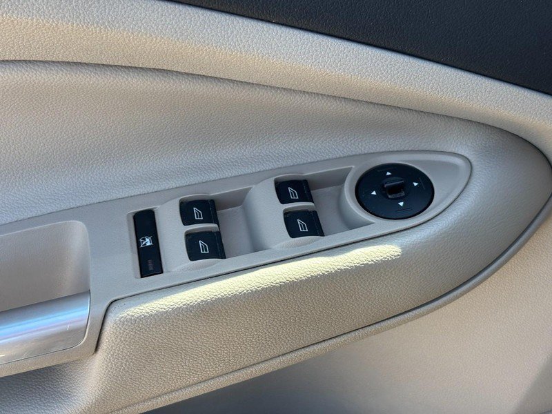 Used 2014 Ford Escape SE w/ Equipment Group 201A FWD image 18