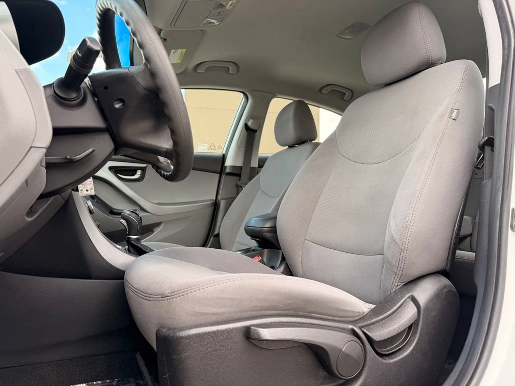 Used 2015 Hyundai Elantra SE FWD image 26