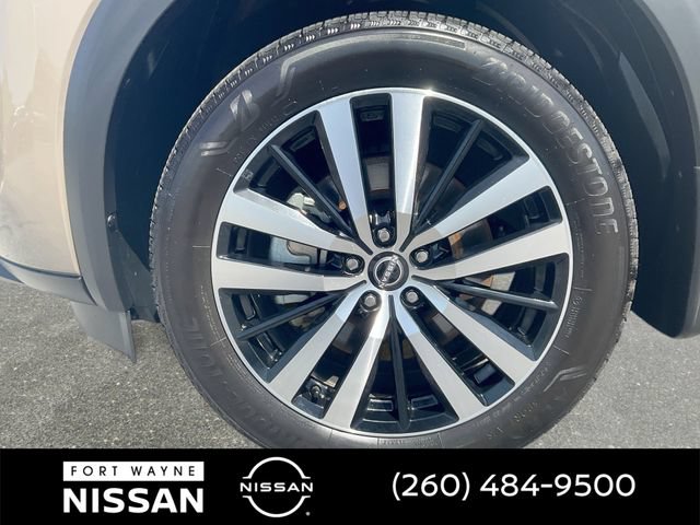 Certified 2025 Nissan Pathfinder Platinum w/ Cargo Package AWD/4WD image 11