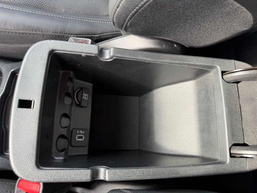 Used 2019 Jeep Cherokee Limited FWD image 24