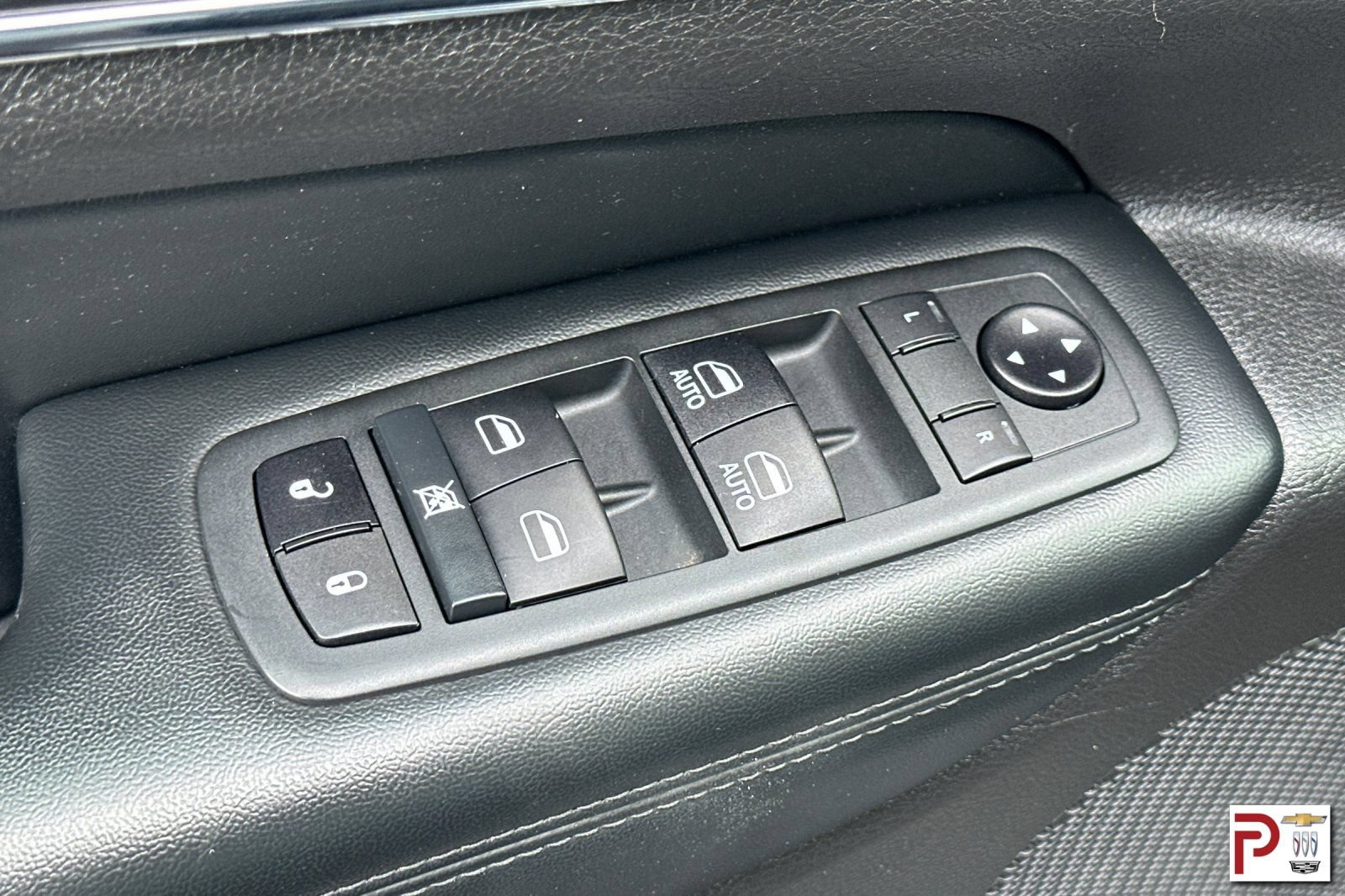 Used 2020 Jeep Grand Cherokee Limited AWD/4WD image 12