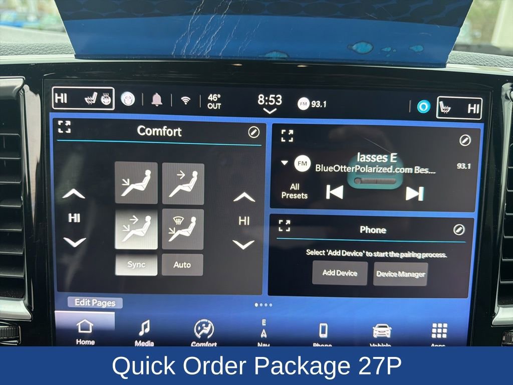 Used 2023 Chrysler Pacifica Limited w/ Uconnect Theater Family Group image 29