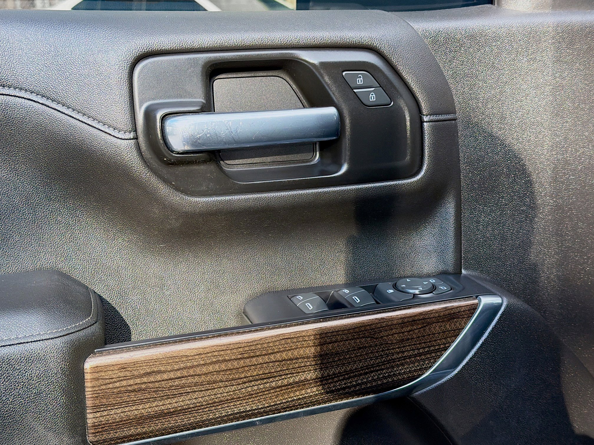 Used 2020 Chevrolet Silverado 1500 LT Trail Boss image 16