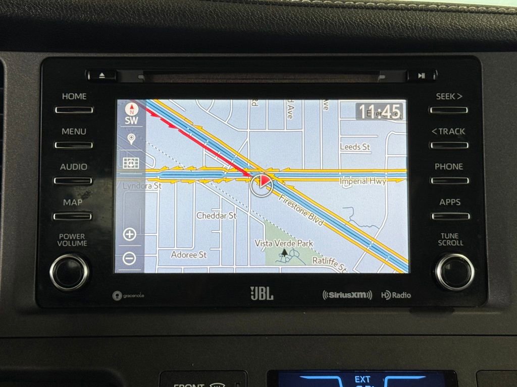 Used 2018 Toyota Sienna Limited Premium w/ Carpet Mat Package image 31