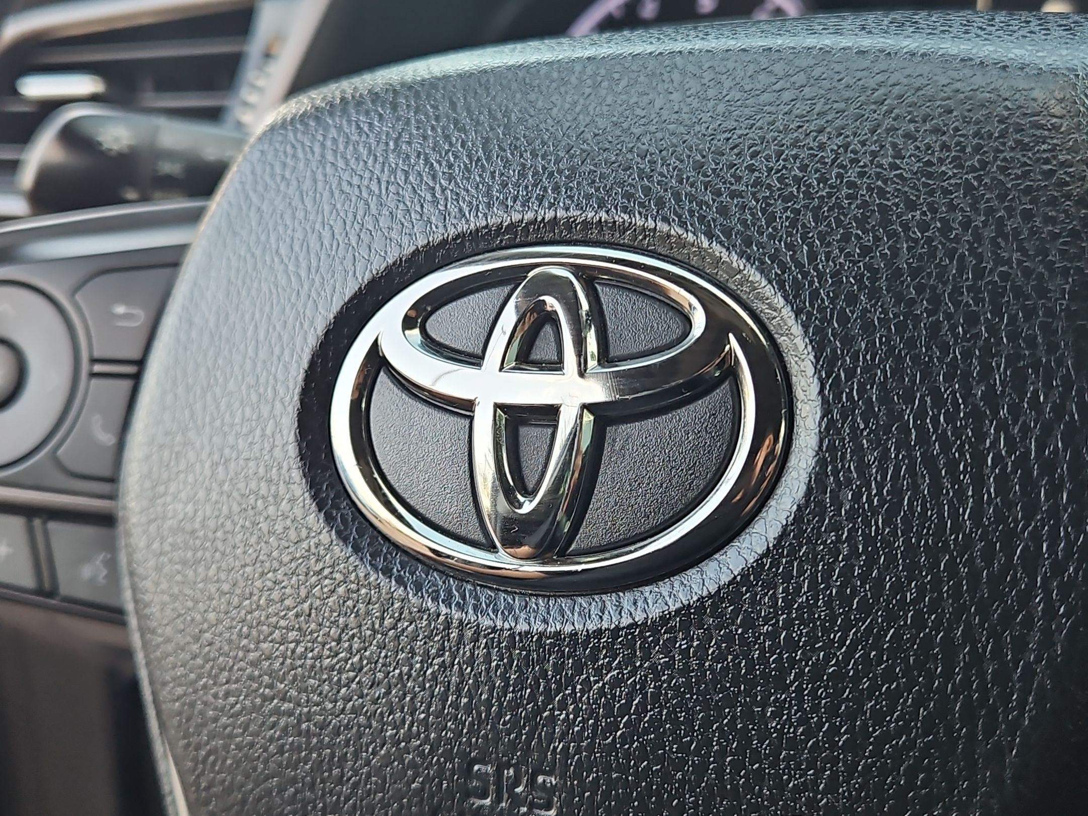Used 2021 Toyota Camry SE w/ Convenience Package FWD image 25