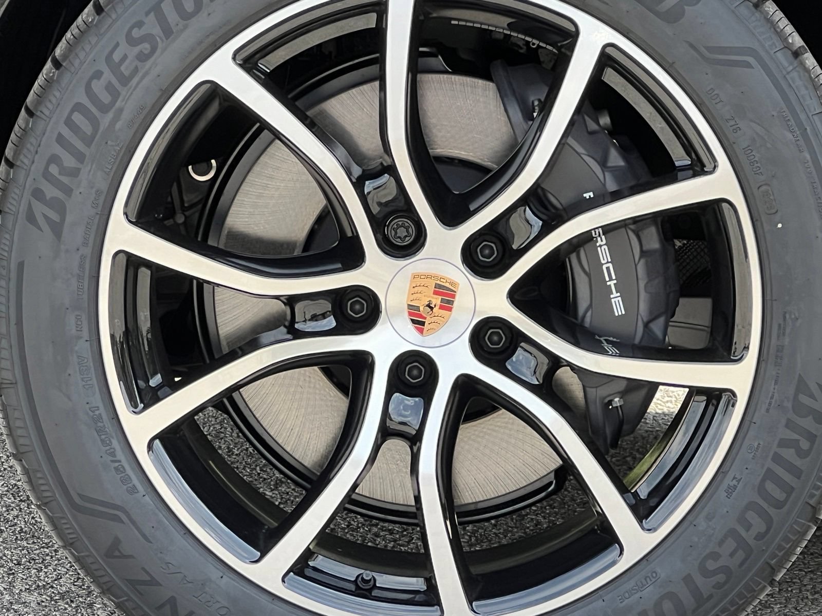 New 2026 Porsche Cayenne Coupe AWD/4WD image 13