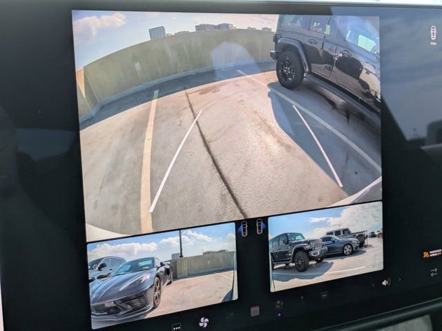 Used 2024 Tesla Model X image 18