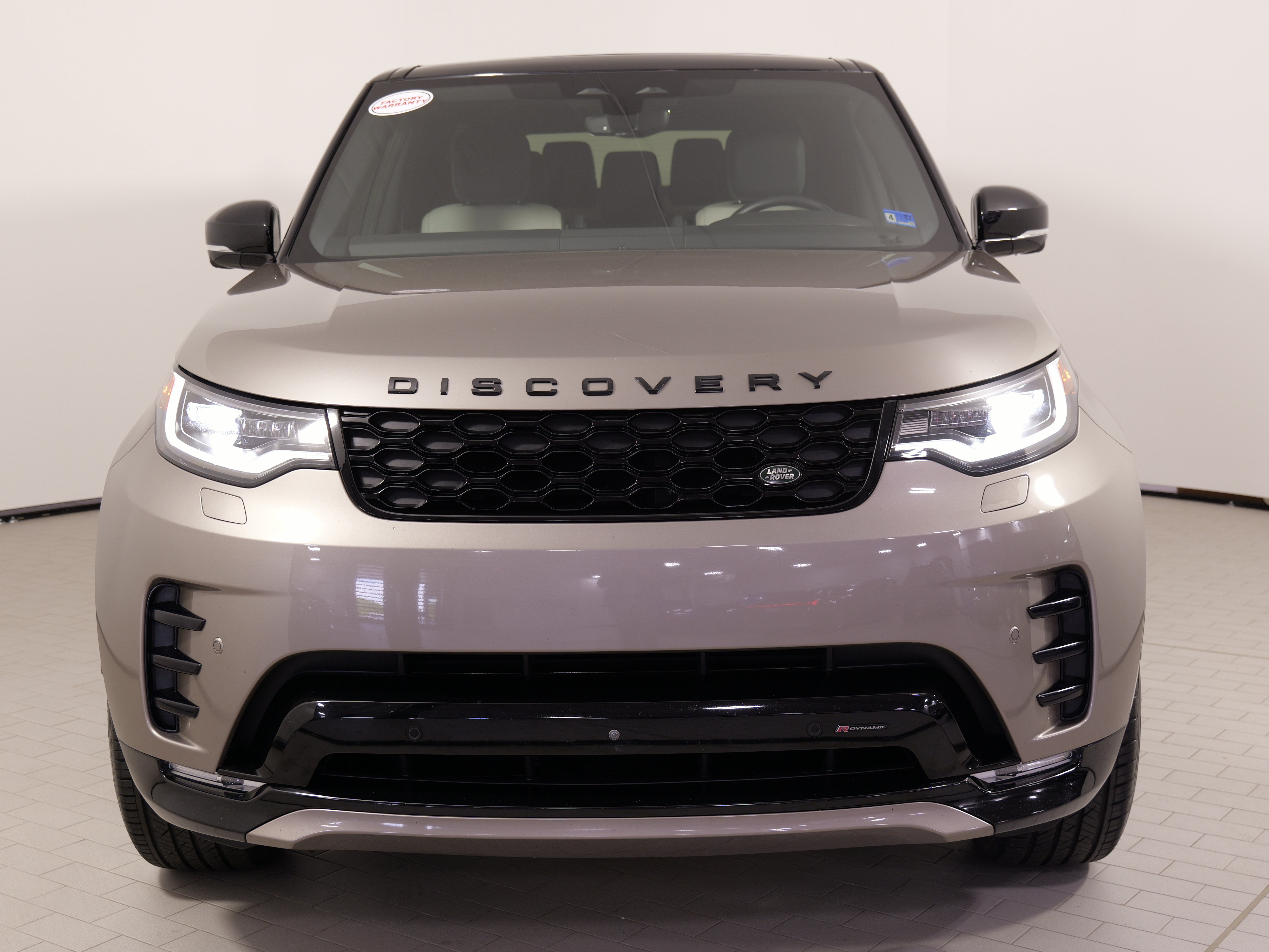 Used 2023 Land Rover Discovery S R-Dynamic AWD/4WD image 5