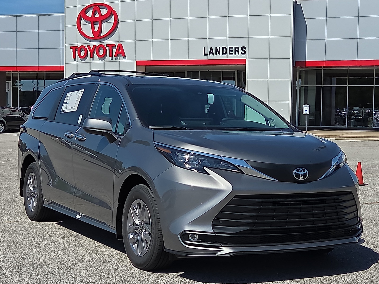 New 2026 Toyota Sienna XLE FWD image 1